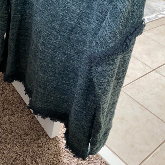 Knox Rose sweater - Picture 3 of 3